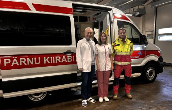 Pärnu Haigla kiirabi võimekus tugevnes uute sõidukite ja mobiilse hapnikulahenduse abil