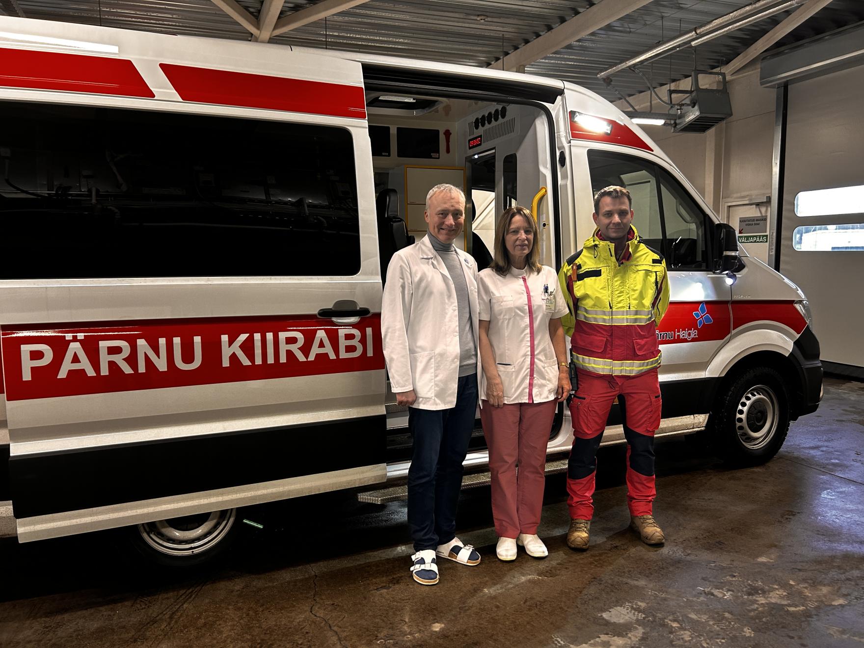 Pärnu Haigla kiirabi võimekus tugevnes uute sõidukite ja mobiilse hapnikulahenduse abil